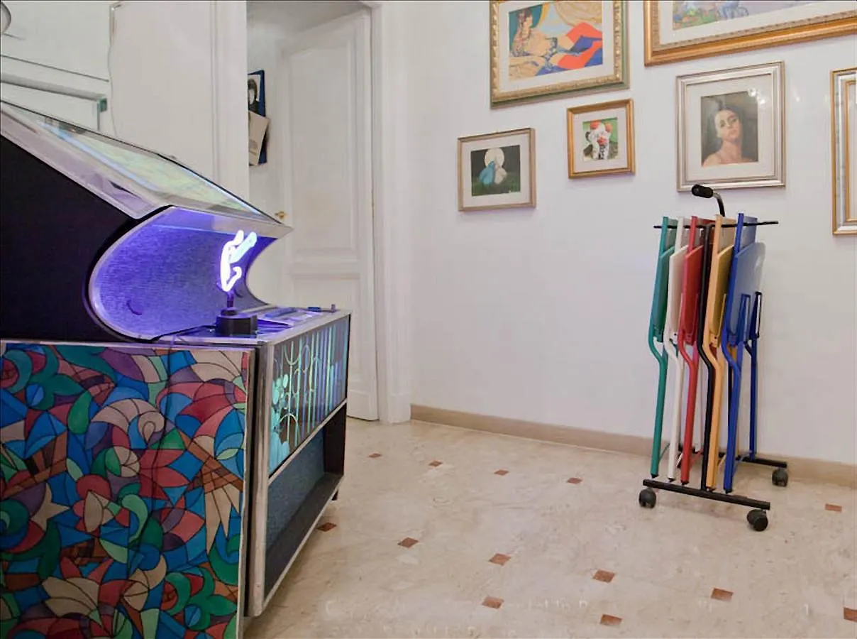 Holiday Jeans Apartment Roma
